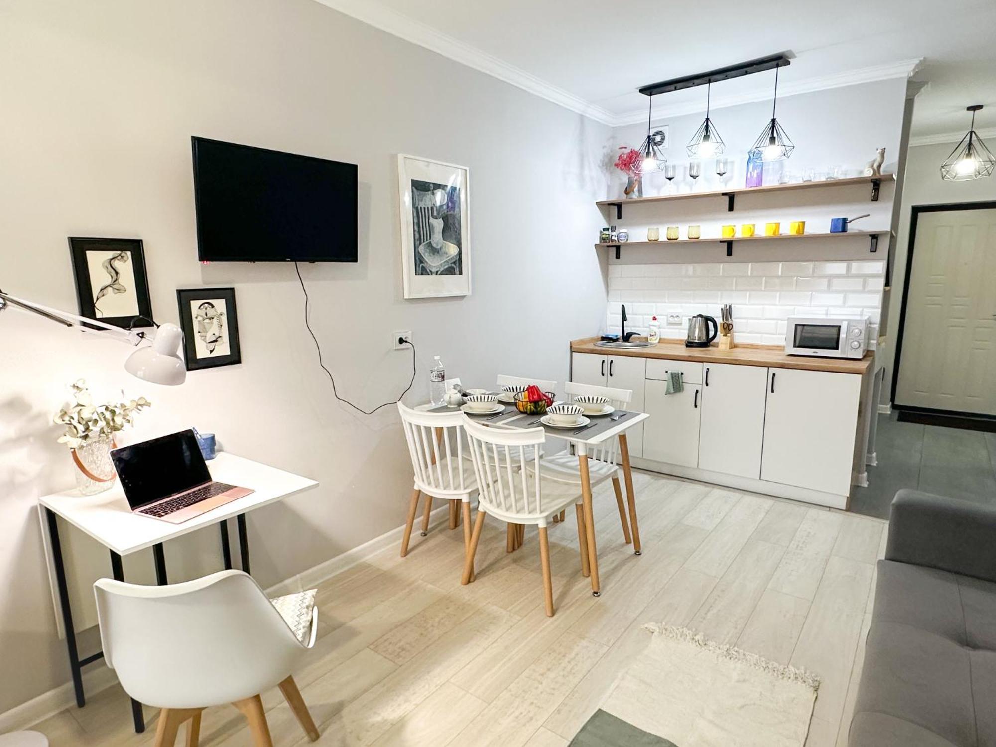 Adt Apartments Алма Ата Стая снимка