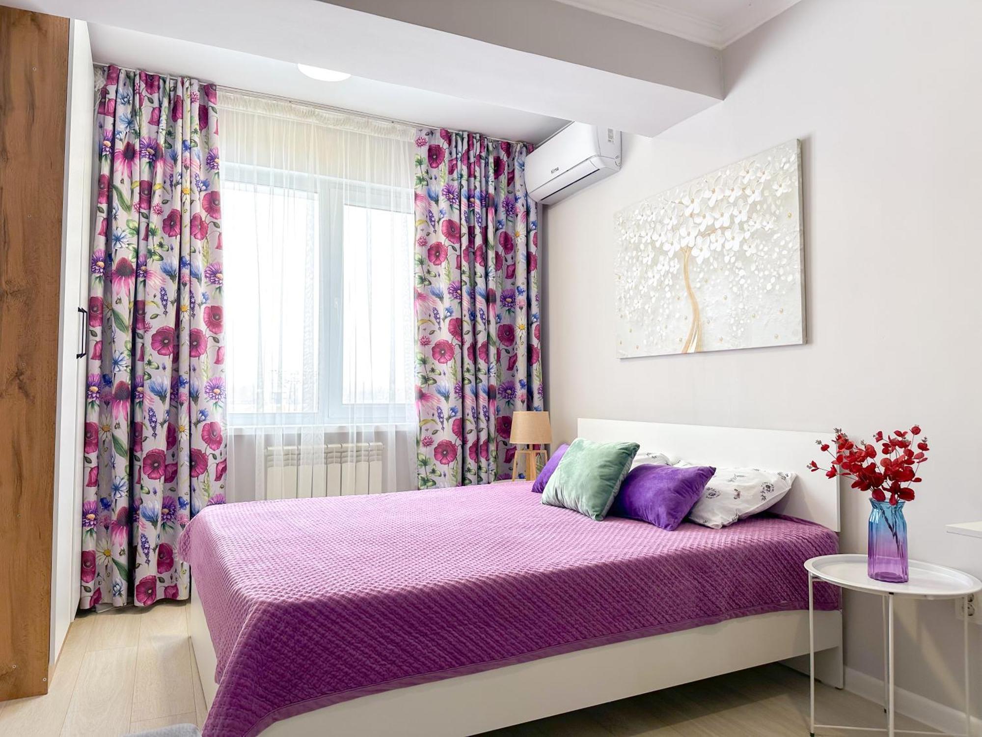 Adt Apartments Алма Ата Стая снимка