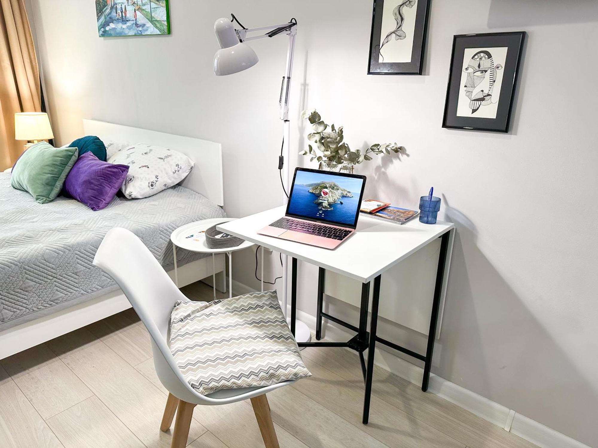 Adt Apartments Алма Ата Стая снимка