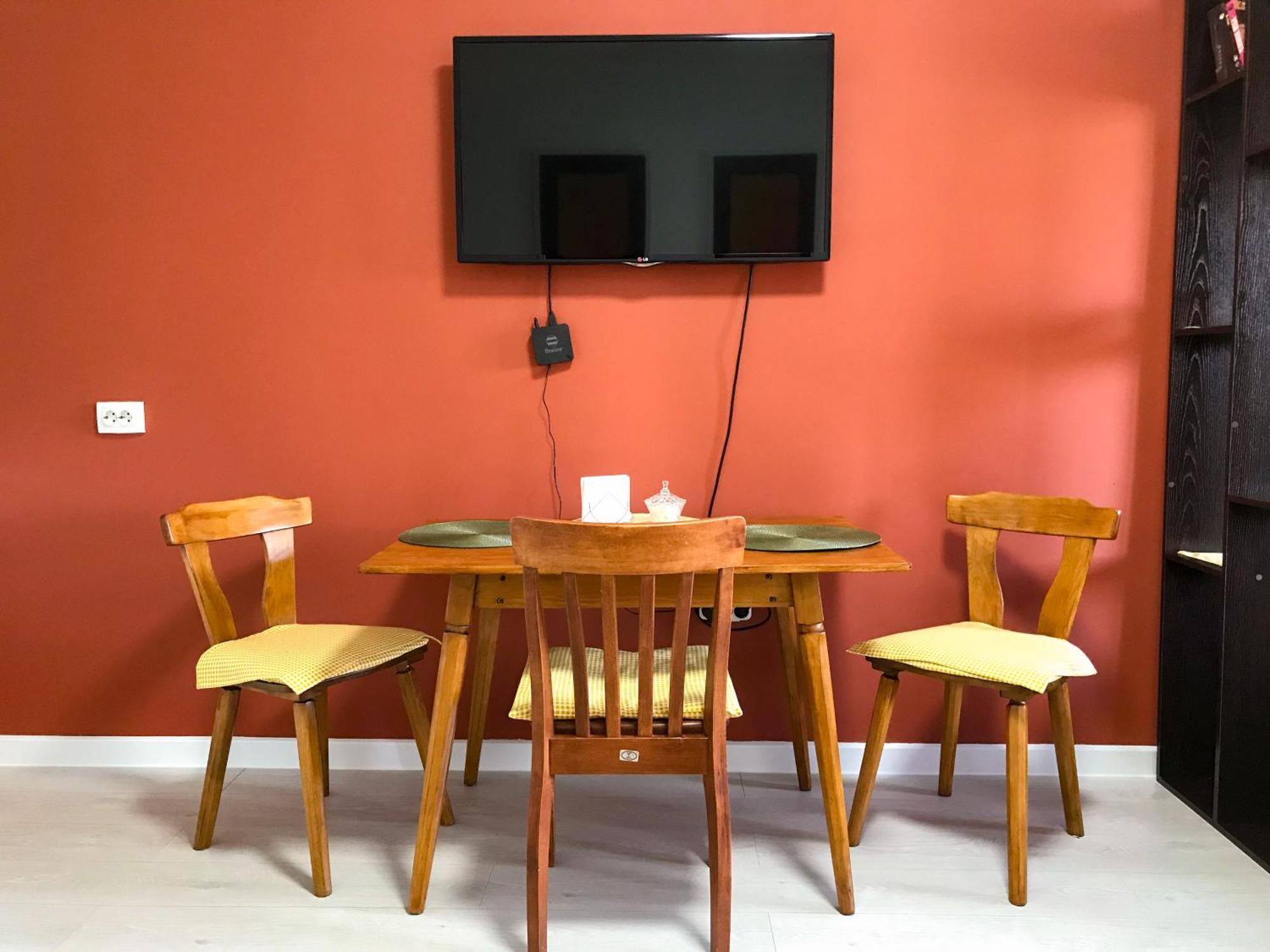 Adt Apartments Алма Ата Стая снимка
