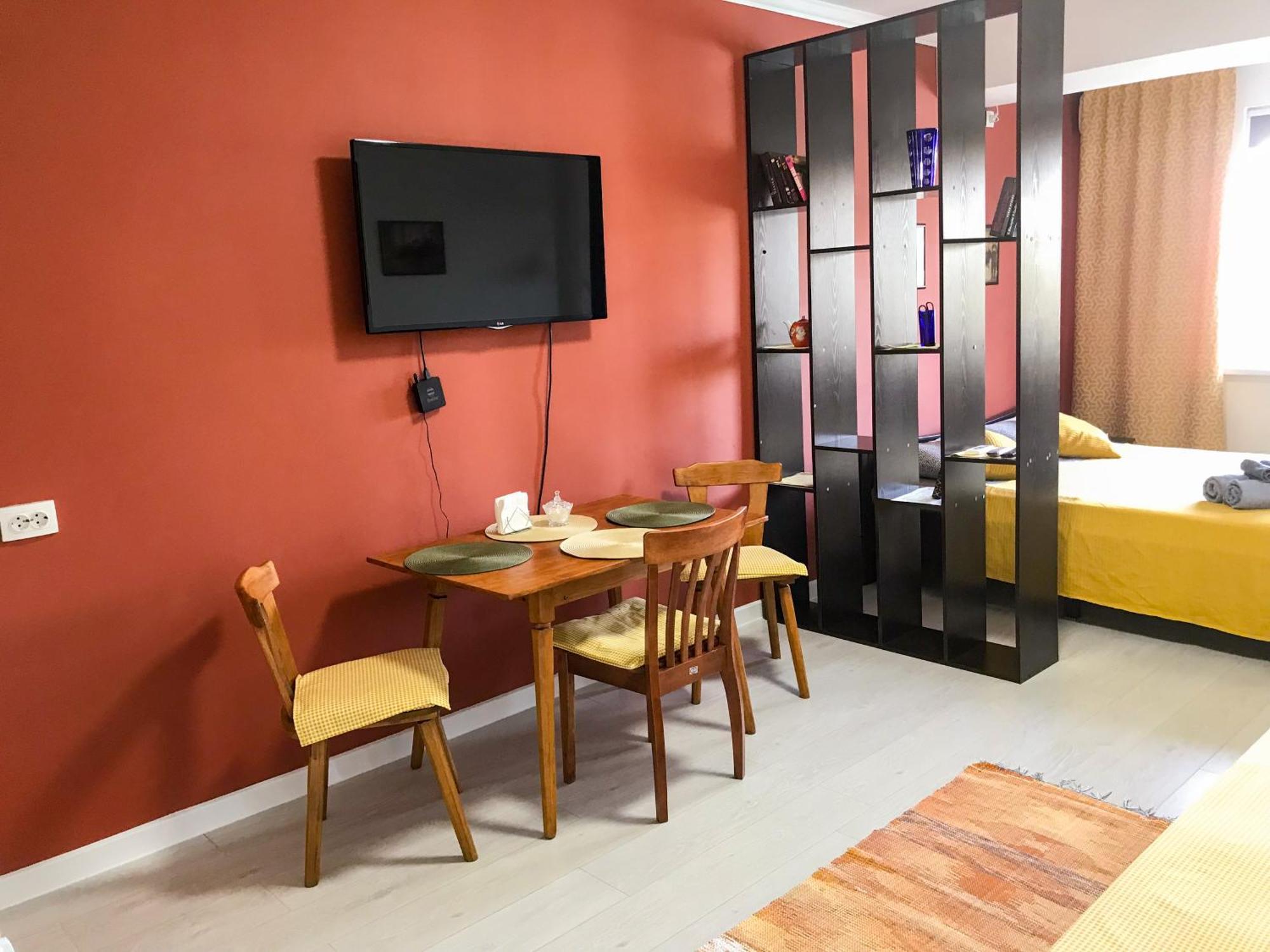 Adt Apartments Алма Ата Стая снимка
