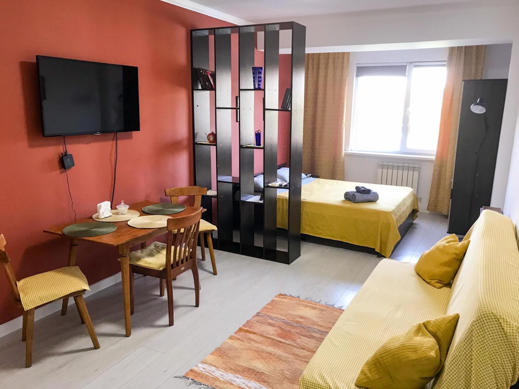 Adt Apartments Алма Ата Стая снимка