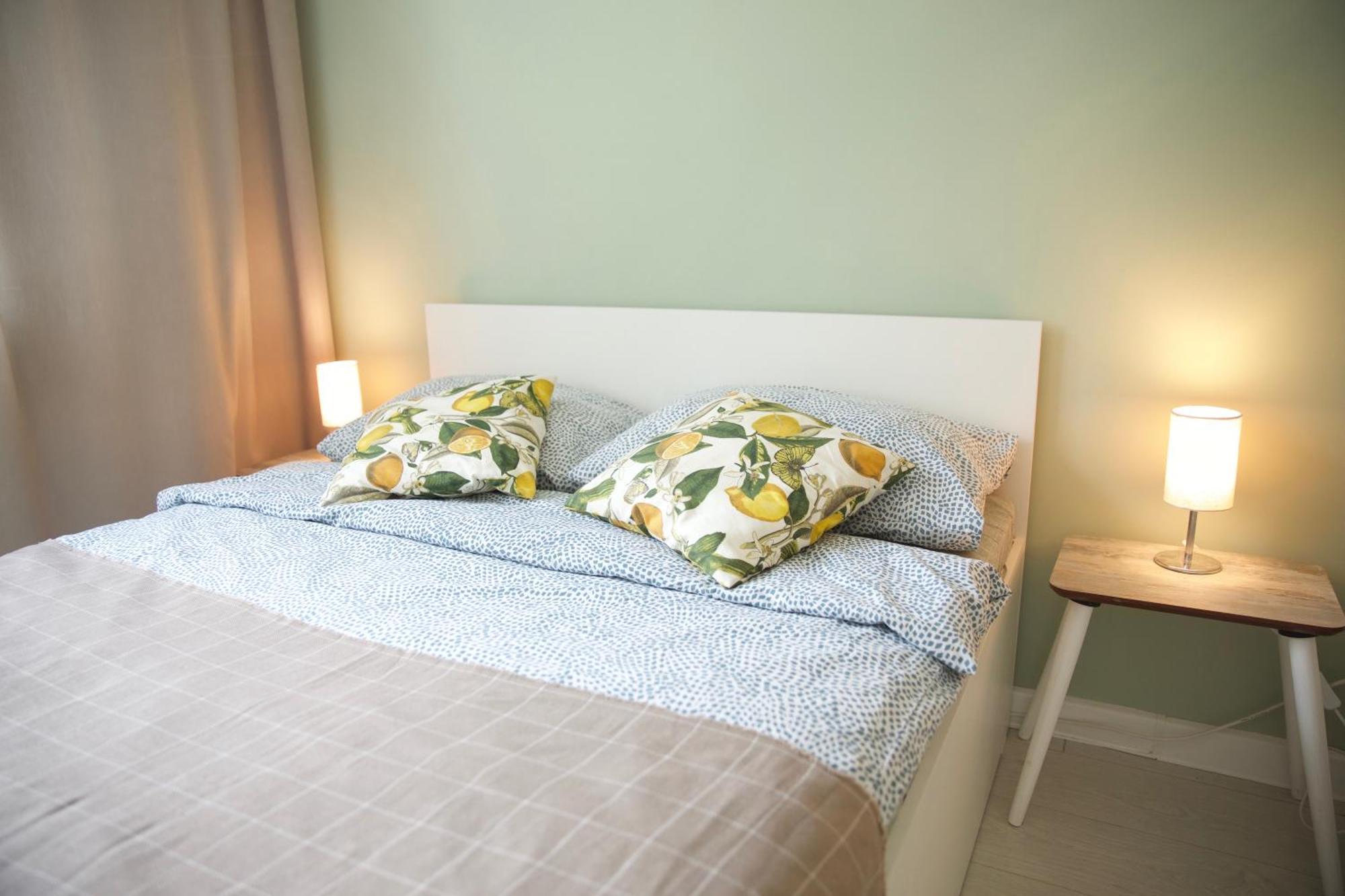 Adt Apartments Алма Ата Стая снимка