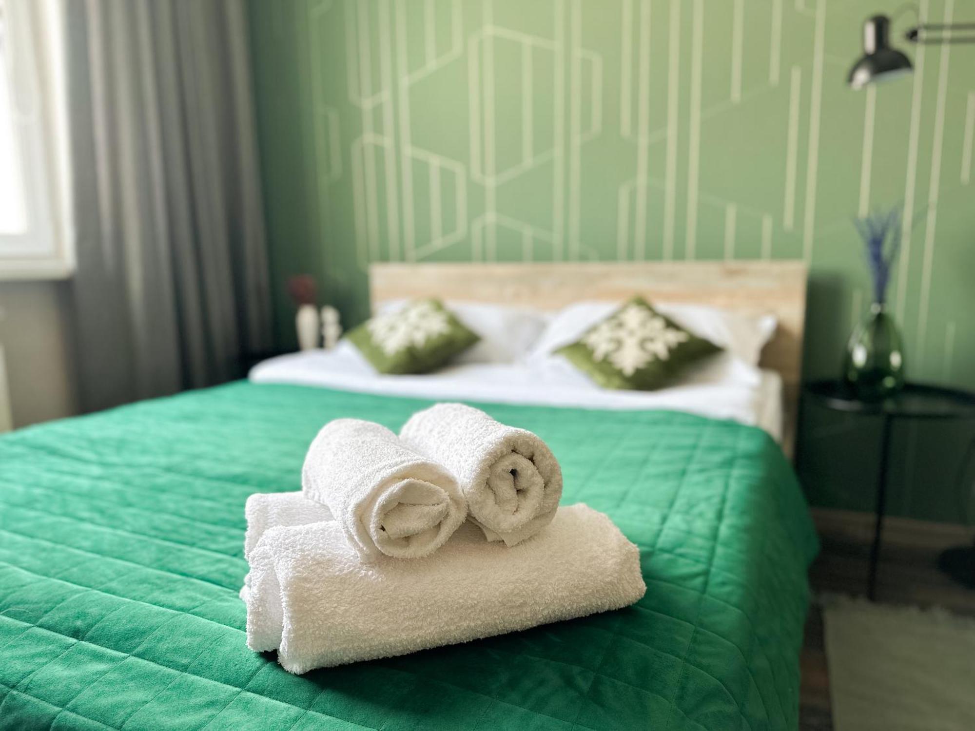 Adt Apartments Алма Ата Стая снимка