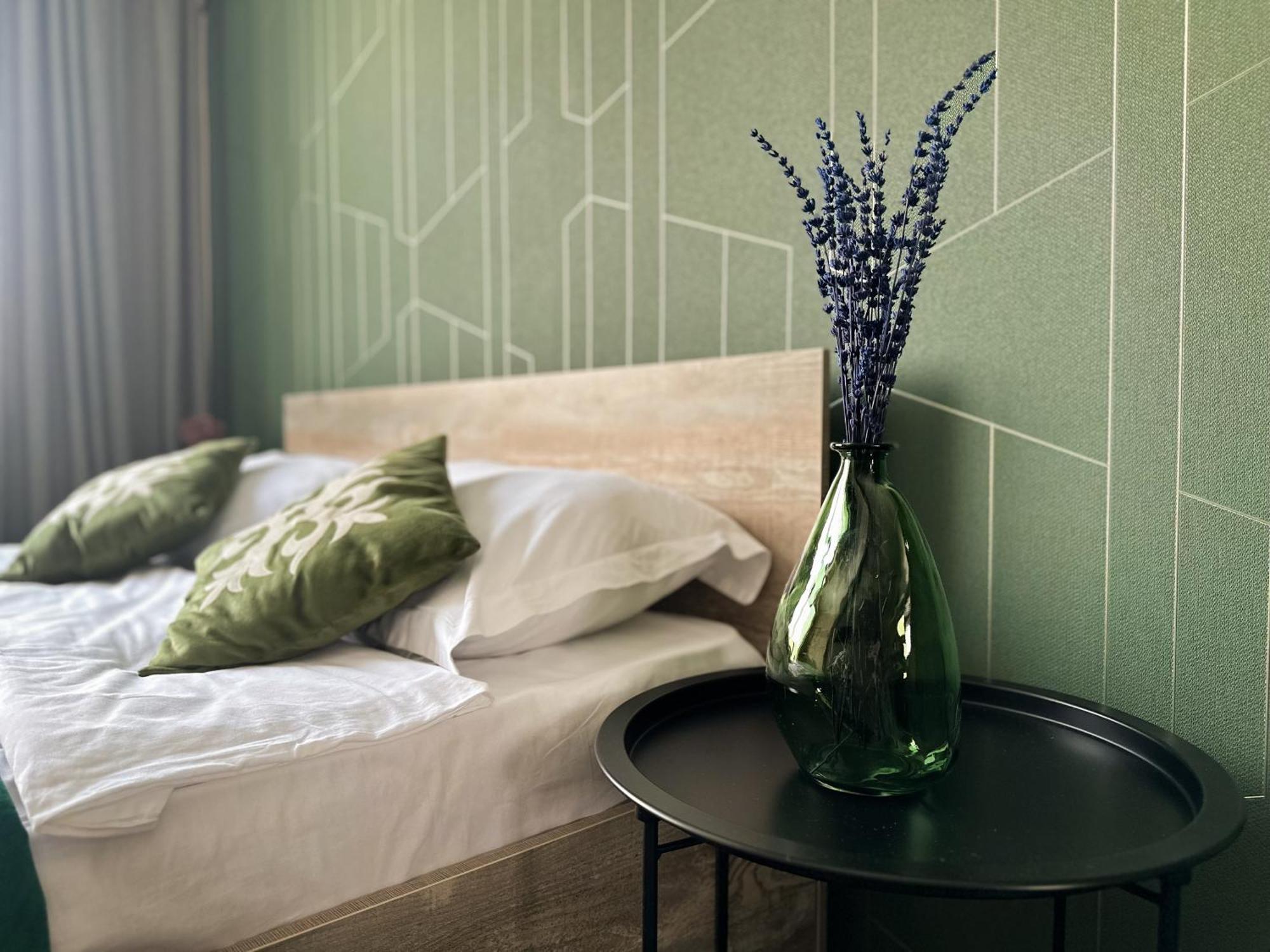 Adt Apartments Алма Ата Стая снимка