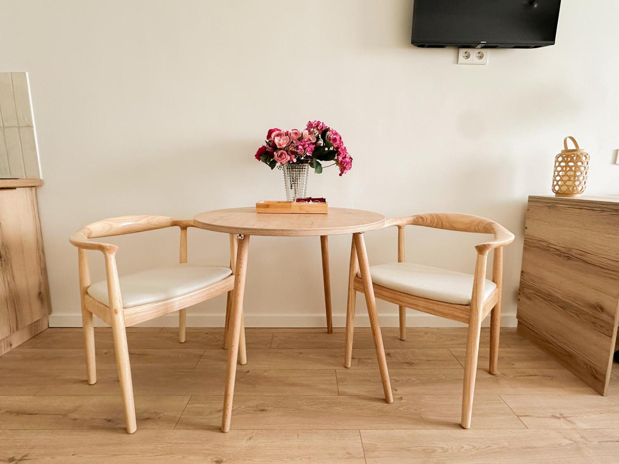 Adt Apartments Алма Ата Стая снимка
